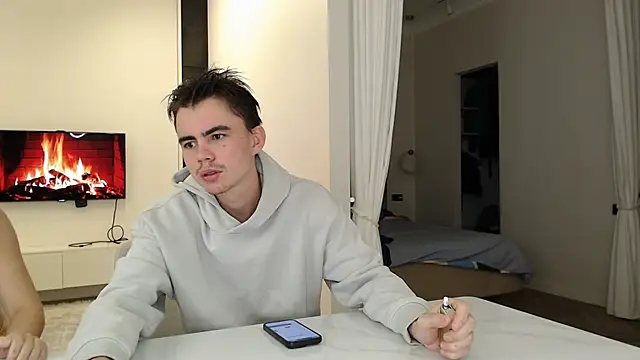 Snapshot of DuoLiveX chatting on December 2, 2025, 5:35 am DuoLiveX online show from December 2, 2025, 5:35 am