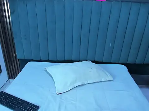 ScarlethJonz online show from February 10, 2026, 2:10 pm