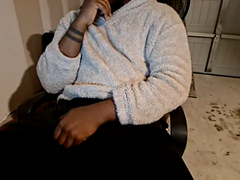 Snapshot of Satxbigblack7 chatting on November 30, 2025, 8:51 am Satxbigblack7 online show from November 30, 2025, 8:51 am