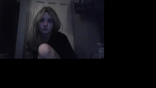 Amy01112 online show from December 21, 2025, 3:41 pm