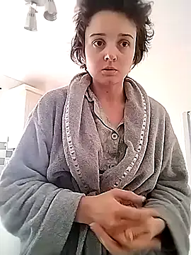 Amy01112 online show from May 21, 2026, 4:14 pm