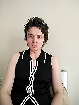 Amy01112 online show from May 22, 2026, 4:23 pm