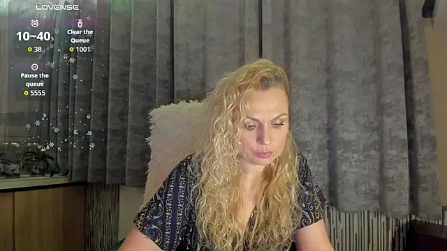 LanaLight x online show from May 15, 2026, 8:27 pm