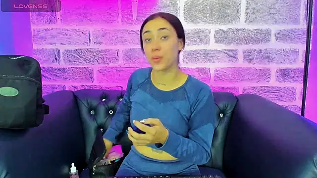 Ariana collinss online show from May 14, 2026, 12:23 pm
