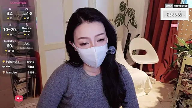 nayomi 34f online show from April 11, 2026, 7:24 am