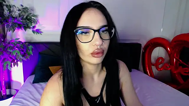 Snapshot of RavenFoxxy chatting on March 4, 2026, 7:03 am RavenFoxxy online show from March 4, 2026, 7:03 am