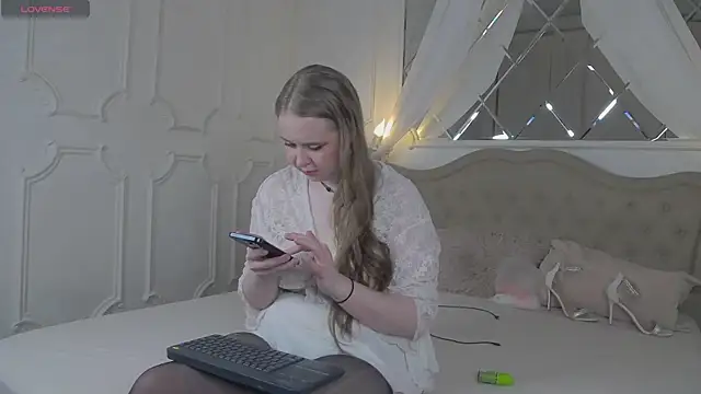 AprilHughes online show from January 12, 2026, 6:24 pm