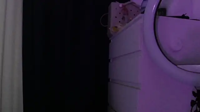 LucyRayy online show from February 12, 2026, 8:04 pm