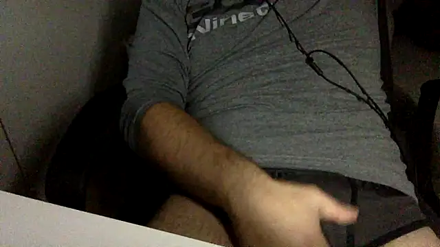 Snapshot of maxricc1 chatting on December 1, 2025, 5:18 pm maxricc1 online show from December 1, 2025, 5:18 pm