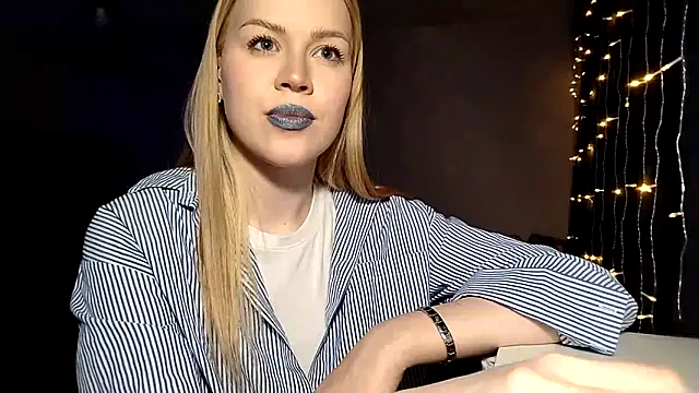 Snapshot of LunaPeony chatting on March 14, 2026, 10:48 pm LunaPeony online show from March 14, 2026, 10:48 pm