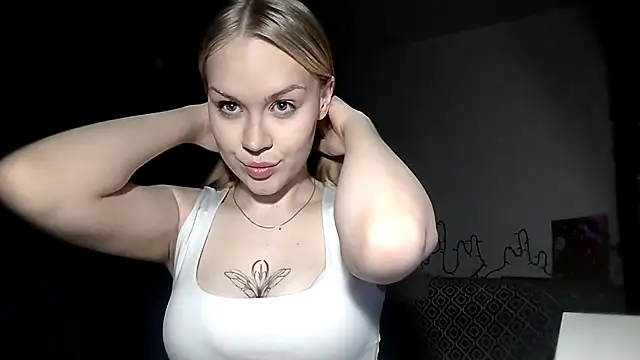 Snapshot of LunaPeony chatting on March 16, 2026, 8:46 pm LunaPeony online show from March 16, 2026, 8:46 pm