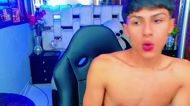 StormLuxX online show from December 16, 2025, 12:10 pm