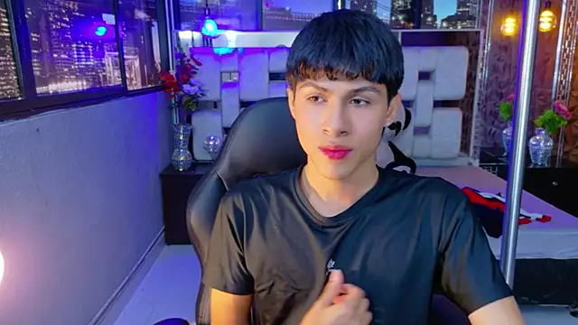 StormLuxX online show from January 7, 2026, 7:49 pm