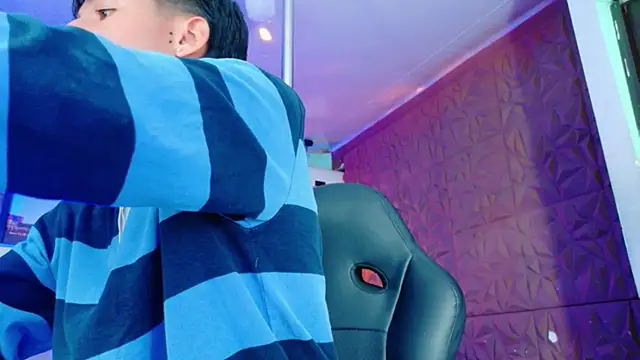 StormLuxX online show from February 2, 2026, 6:39 pm