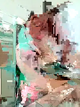 MisNicol online show from December 15, 2025, 7:29 pm