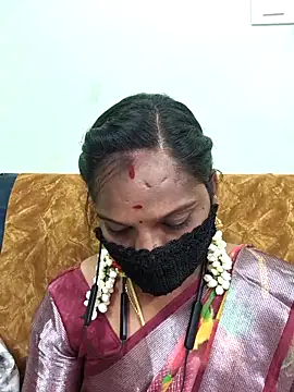 Snapshot of Tamil_Pallavi chatting on April 27, 2026, 4:27 pm Tamil Pallavi online show from April 27, 2026, 4:27 pm