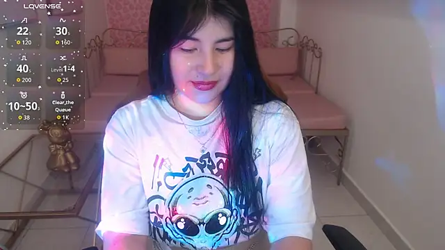 Nina harpper  online show from December 3, 2025, 1:20 pm