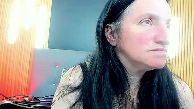 Andre cloefoxx  online show from March 30, 2026, 4:02 am