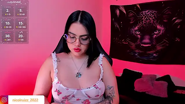 Nicolle Ruizz online show from December 3, 2025, 10:35 am