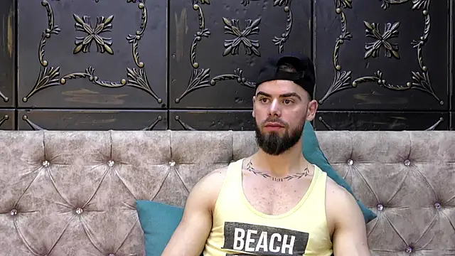 Snapshot of JeffAllann chatting on December 1, 2025, 10:37 pm JeffAllann online show from December 1, 2025, 10:37 pm