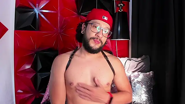 Snapshot of MAGNUS_KING chatting on December 2, 2025, 5:30 pm MAGNUS KING online show from December 2, 2025, 5:30 pm