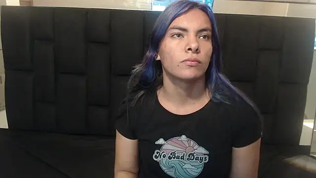 hanna13  online show from December 3, 2025, 10:08 pm