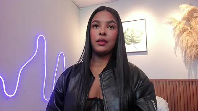 MIAROGGERSS online show from April 2, 2026, 3:59 am