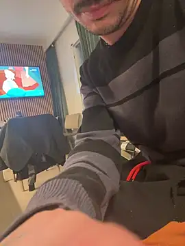 Snapshot of andresbale chatting on February 10, 2026, 8:02 pm andresbale online show from February 10, 2026, 8:02 pm