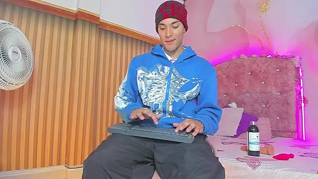 jack  baby  online show from December 20, 2025, 3:02 am