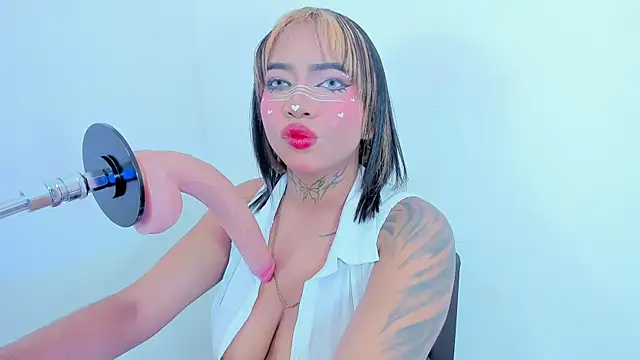 leticia lynn1 online show from December 20, 2025, 9:11 pm