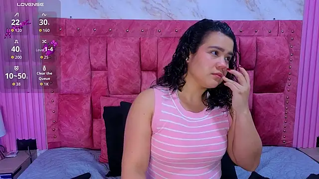 ValeryMorales online show from April 13, 2026, 7:30 pm