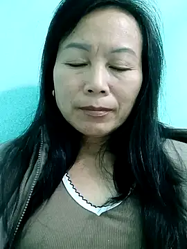 Snapshot of Lili-123k chatting on December 2, 2025, 11:56 pm Lili-123k online show from December 2, 2025, 11:56 pm