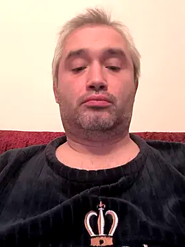 Olomoucak1982 online show from December 15, 2025, 6:01 pm