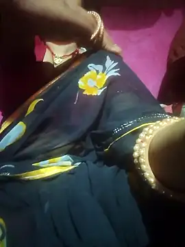 Your-shreya143 online show from April 1, 2026, 8:39 pm