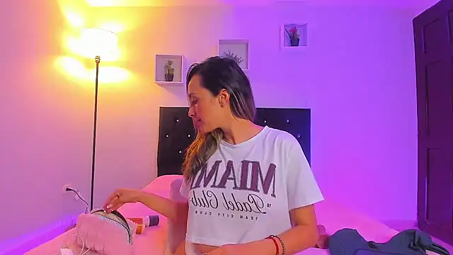 Victoria Rose  online show from March 28, 2026, 4:01 am