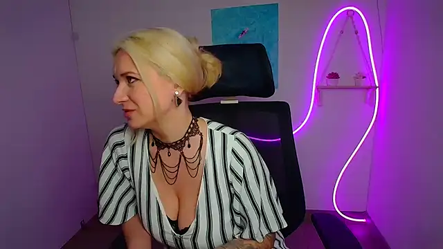 Melodie Aster online show from April 3, 2026, 11:41 am