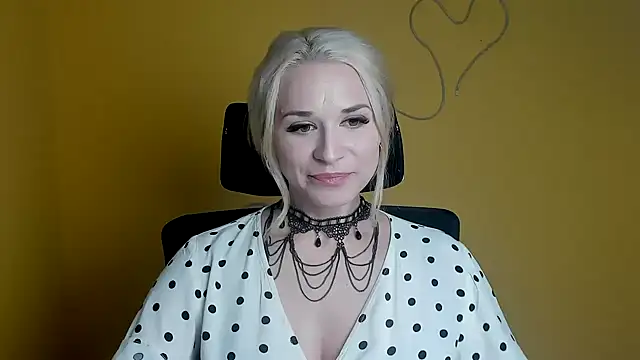 Melodie Aster online show from April 13, 2026, 11:27 am