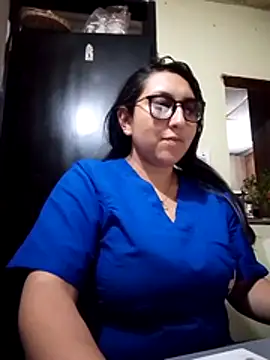 Snapshot of Valeria_montana_ chatting on April 26, 2026, 2:42 am Valeria montana online show from April 26, 2026, 2:42 am