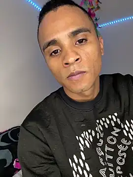 Snapshot of MambaNegrandWhite chatting on December 4, 2025, 12:53 am MambaNegrandWhite online show from December 4, 2025, 12:53 am