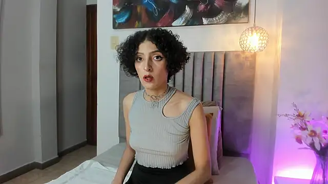 LyraVendrell online show from March 13, 2026, 7:31 pm