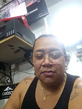 vicky-duarte online show from December 18, 2025, 8:59 pm