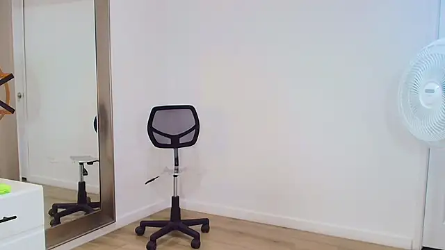 Sara BigAss- online show from January 8, 2026, 12:57 am