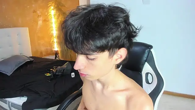 CONNOR STONNE  online show from February 27, 2026, 8:20 pm