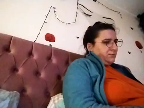 Snapshot of Dana92va chatting on February 15, 2026, 6:15 pm Dana92va online show from February 15, 2026, 6:15 pm