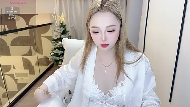 Star-XinX online show from February 25, 2026, 2:48 pm