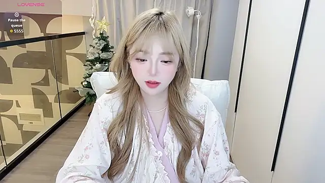 Star-XinX online show from March 8, 2026, 10:41 am