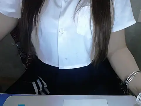 Snapshot of maian_love chatting on July 9, 2026, 6:23 pm maian love online show from July 9, 2026, 6:23 pm