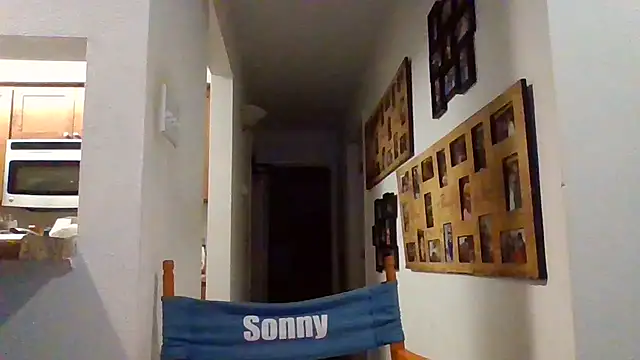 johnnymarino1010 online show from December 14, 2025, 7:51 pm