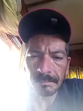 Snapshot of Guero0751@xh chatting on December 18, 2024, 10:46 pm Guero0751xh online show from December 18, 2024, 10:46 pm