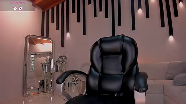 ChloeManson online show from February 5, 2025, 8:46 pm